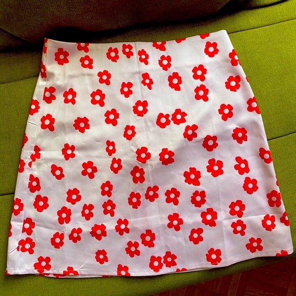 Flower skirt 🌸 - Picture 1 of 2